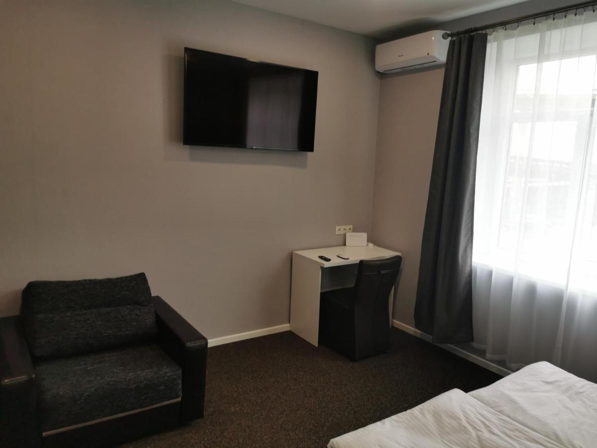 Central Hotel With Free Parking Riga Exterior photo